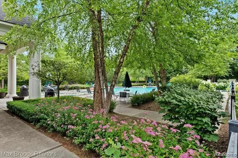 3101 Cameron Cir, Walled Lake, MI 48390