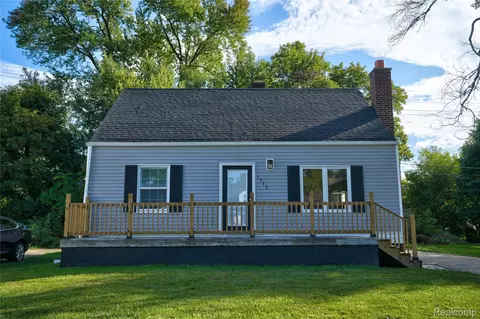 1713 W Dartmouth St, Flint, MI 48504
