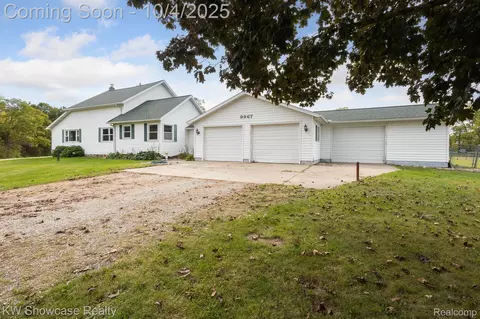 9967 N Clinton Trl, Mulliken, MI 48861