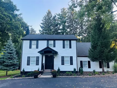 1785 Ward Rd, Bloomfield Hills, MI 48302