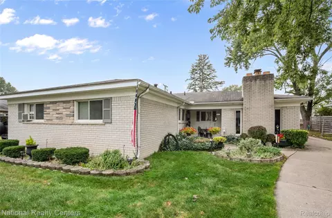 30223 Astor St, Farmington, MI 48336