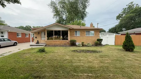 24921 Champaign St, Taylor, MI 48180