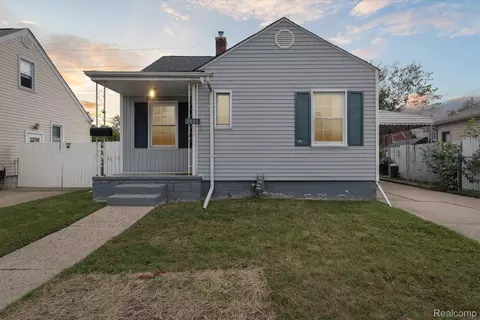 2083 11th St, Wyandotte, MI 48192