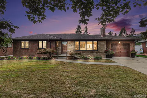 15701 Crescent Ave, Allen Park, MI 48101