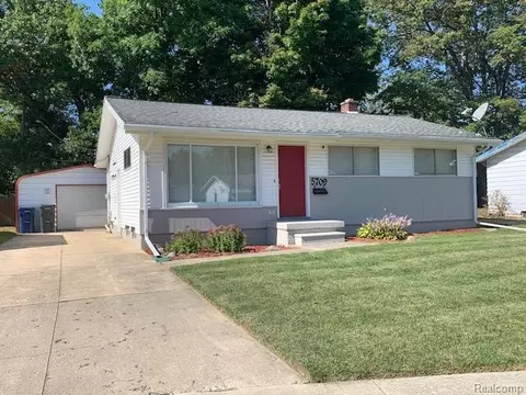 5709 Suburban Ct, Flint, MI 48505