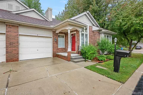 9 Canfield Cir, Dearborn Heights, MI 48127