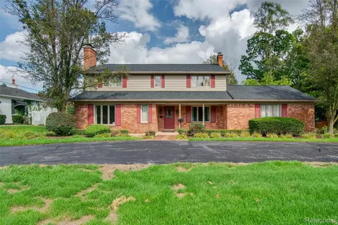 29020 Wellington St, Farmington, MI 48334