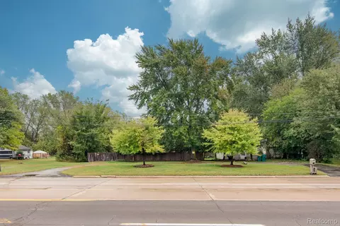 6851 Merriman Rd, Romulus, MI 48174