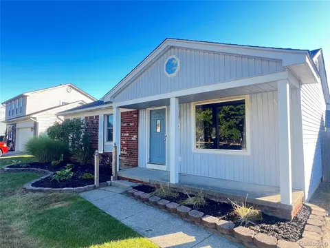 25419 Montebello Dr, Woodhaven, MI 48183