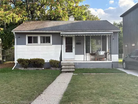 1202 E George Ave, Hazel Park, MI 48030