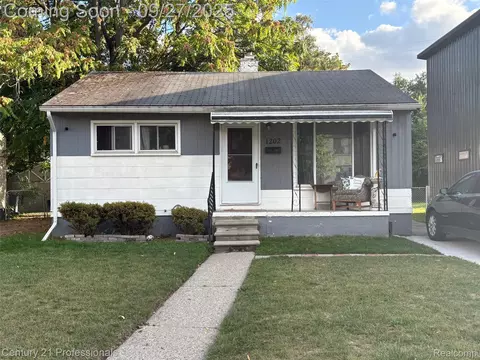 1202 E George Ave, Hazel Park, MI 48030