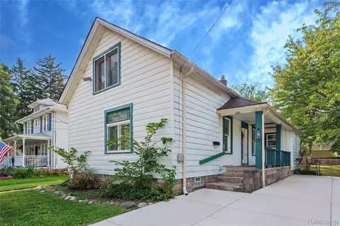 110 Smith St, Mount Clemens, MI 48043