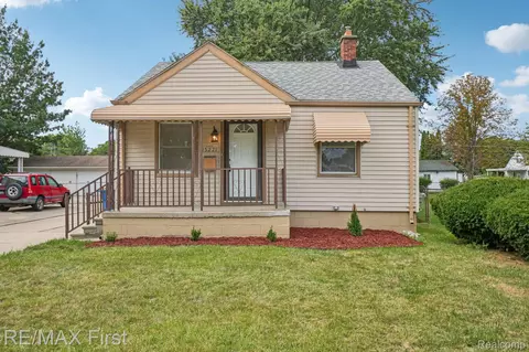 25221 Tecla Ave, Warren, MI 48089
