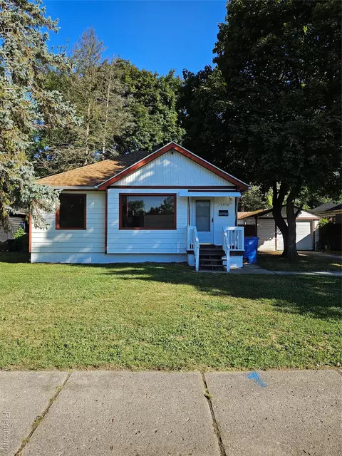25716 Notre Dame St, Dearborn Heights, MI 48125