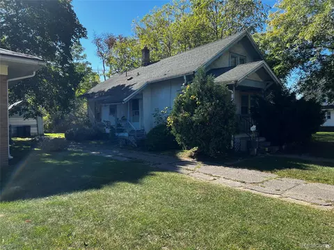 1315 Welch Blvd, Flint, MI 48504