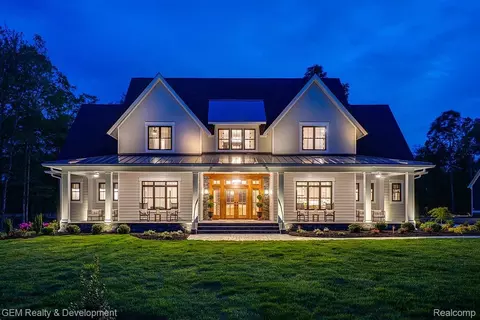 46062 Sunset St, Northville, MI 48167