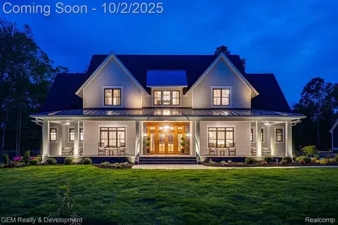 46062 Sunset St, Northville, MI 48167