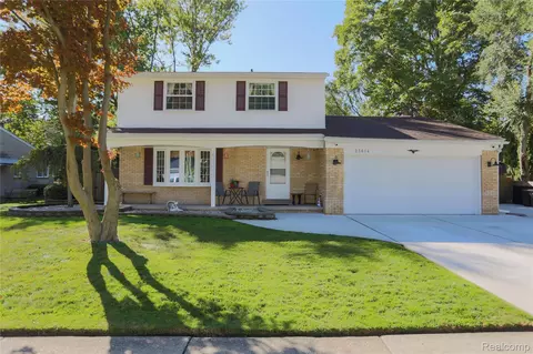 23614 King Dr, Clinton Township, MI 48035