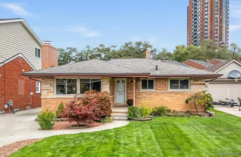 23225 Liberty St, Saint Clair Shores, MI 48080
