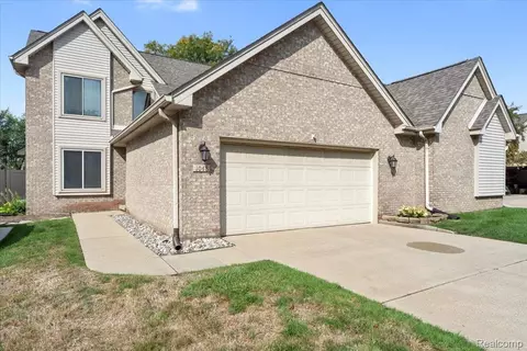 1048 Biddle Ave, Wyandotte, MI 48192