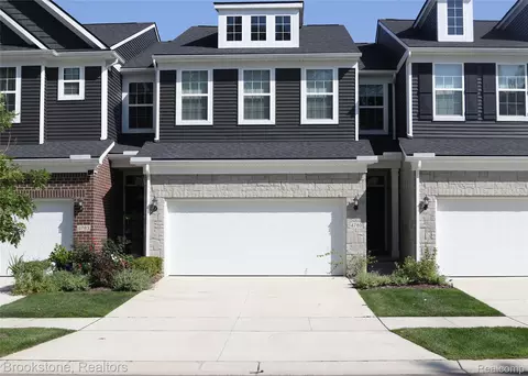 4789 Glenora Dr, Orion, MI 48359