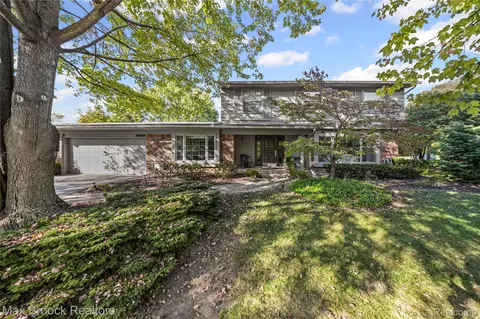 3142 E Bloomfield Shore Dr, West Bloomfield, MI 48323
