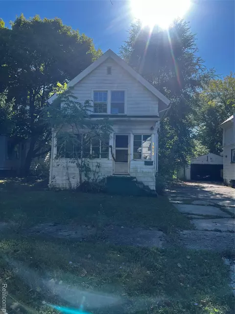 1913 Cadillac St, Flint, MI 48504