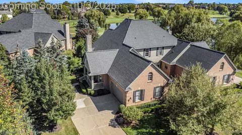 23710 Spy Glass Hl N, South Lyon, MI 48178