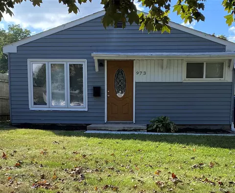 973 Kettering Ave, Pontiac, MI 48340