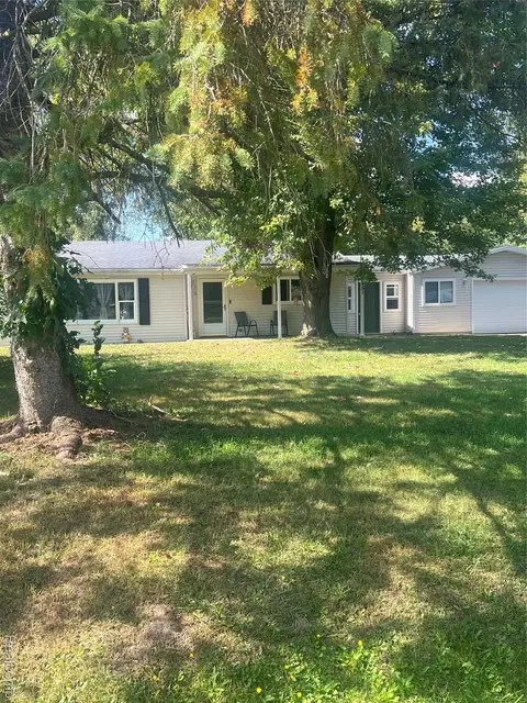 7451 Johnson Rd W, Flushing, MI 48433