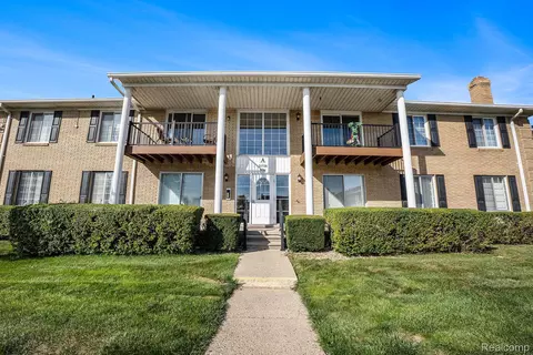 11720 15 Mile Road Unit A-13 Rd #164, Sterling Heights, MI 48312
