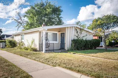 444 S Felker Ave, Hazel Park, MI 48030