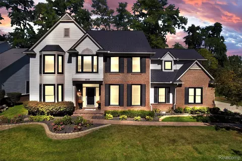 2008 Applebrook Dr, Commerce, MI 48382