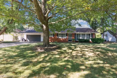 2820 Marilyn Dr, Shoreham, MI 49085