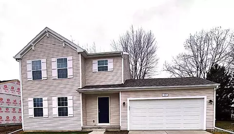 207 Kingsberry Dr, Blissfield, MI 49228
