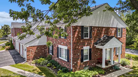 1564 Georgetown Pl, Bloomfield Township, MI 48304