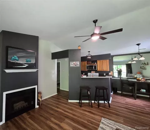 396 Spring Brooke Dr #396, Brighton, MI 48116