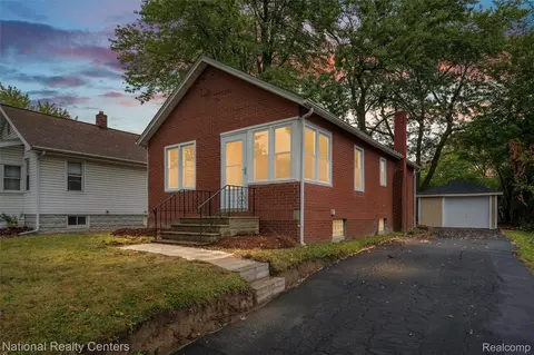 793 Orlando Ave, Pontiac, MI 48340