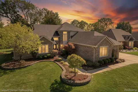 43246 Winterfield Dr, Sterling Heights, MI 48314