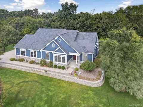4584 Emu Dr, Putnam, MI 48169