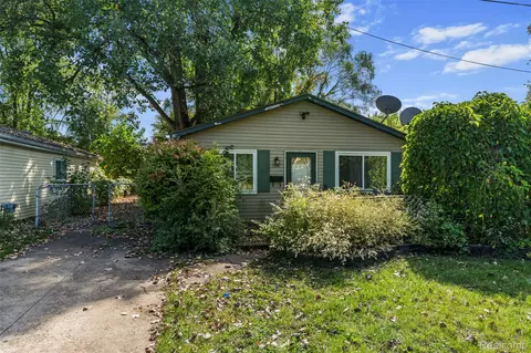 7052 Victory Ave, Warren, MI 48091