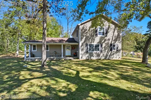 8791 Fairway Dr, Dexter, MI 48137
