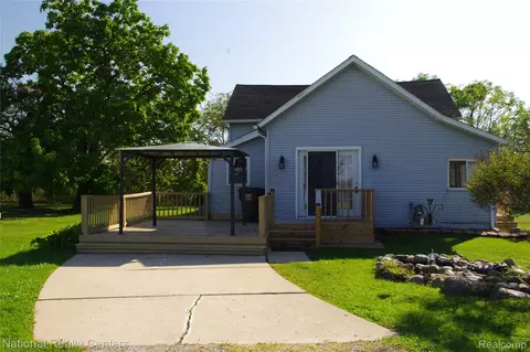 8276 War Rd, Newport, MI 48166