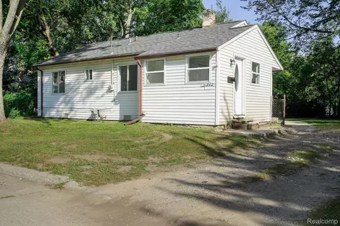 31842 Bay Ct, Westland, MI 48186