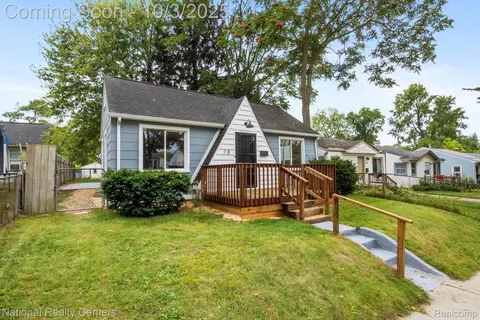 78 E Sheffield Ave, Pontiac, MI 48340