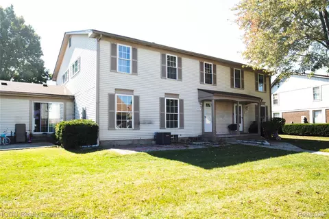 35517 Turner Dr, Sterling Heights, MI 48312