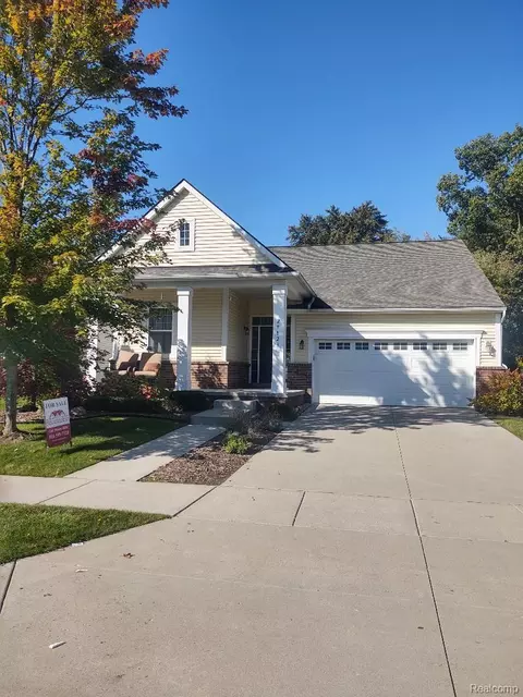 29823 Thistle Ln, Lyon, MI 48165