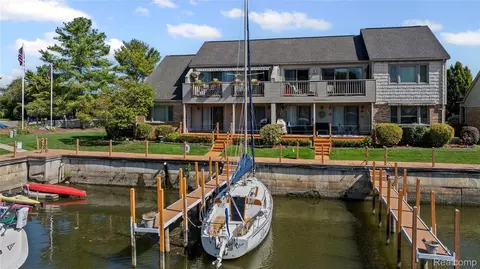 27858 Reo Rd, Grosse Ile, MI 48138