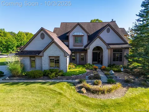25230 Woodworth Dr, Novi, MI 48374