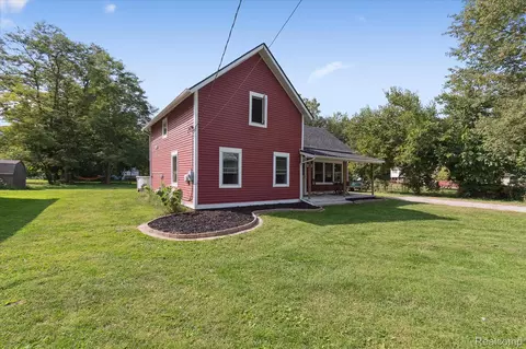 10690 Whittaker Rd, Augusta, MI 48190
